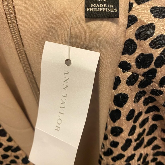 ANN TAYLOR Animal Print Shift Dress Spotted V Neck Sleeveless M NEW $139 - Picture 3 of 7